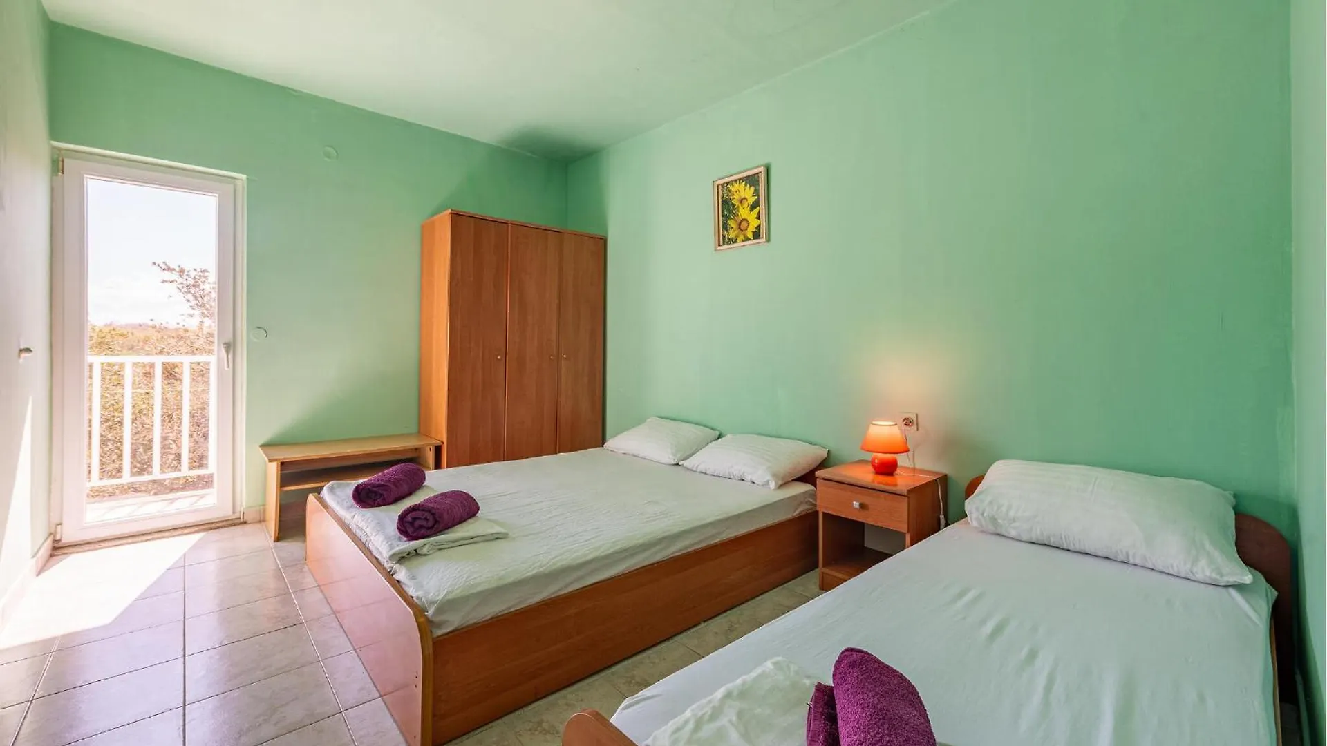 Cozy Apartment In Povljana With Wifi