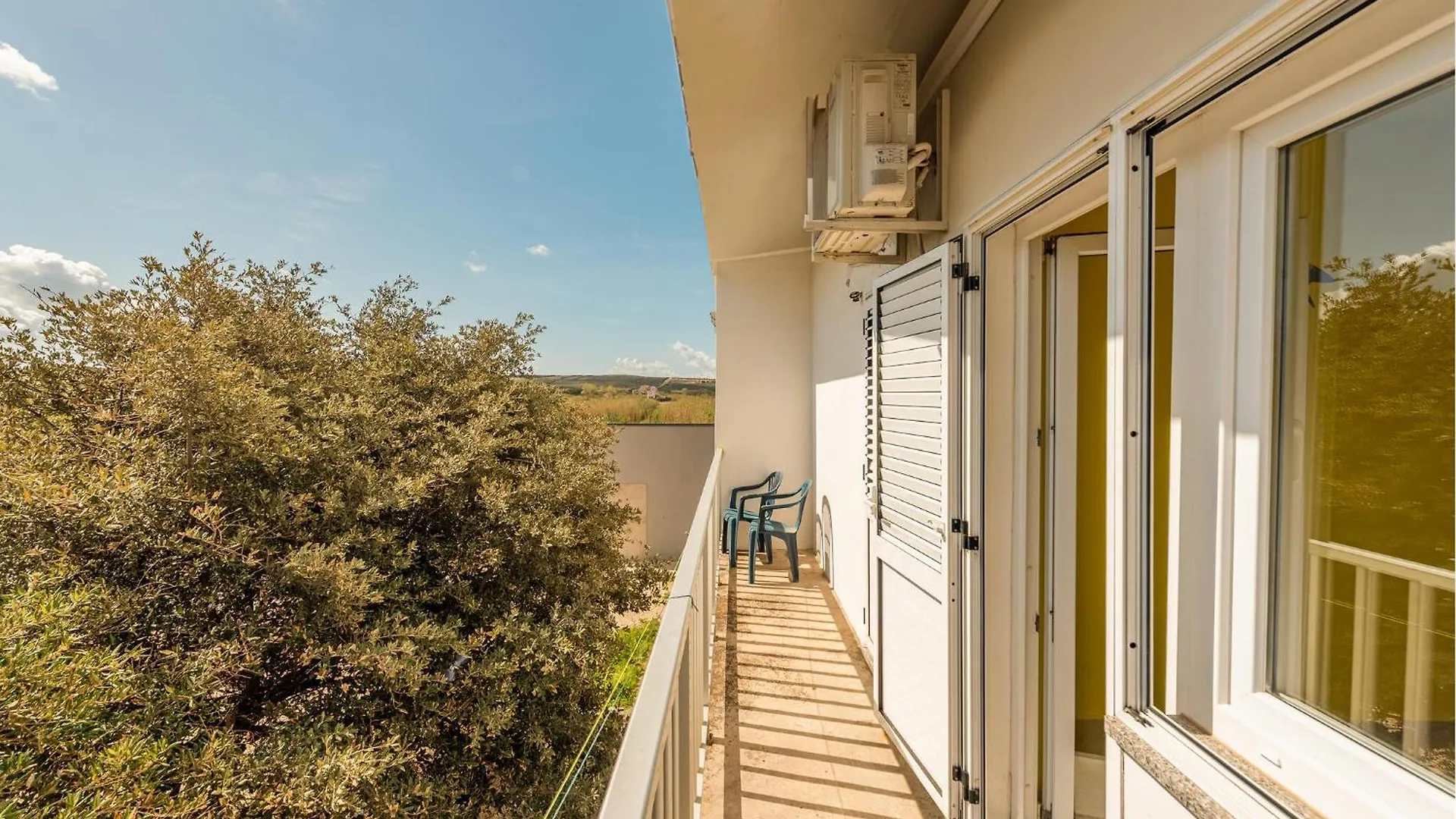 Cozy Apartment In Povljana With Wifi